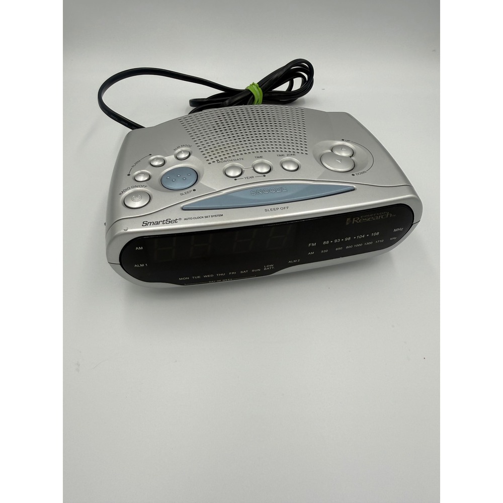 Emerson Research SmartSet CKS1851 Alarm Clock Radio Silver Dual Alarm AM FM